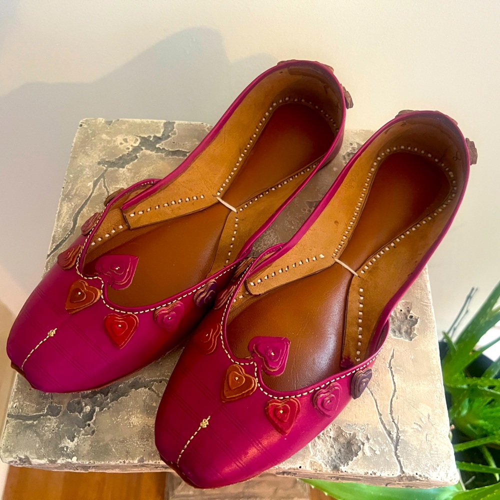 Elegant Pink Women's Shoes (khussa/jhuti)